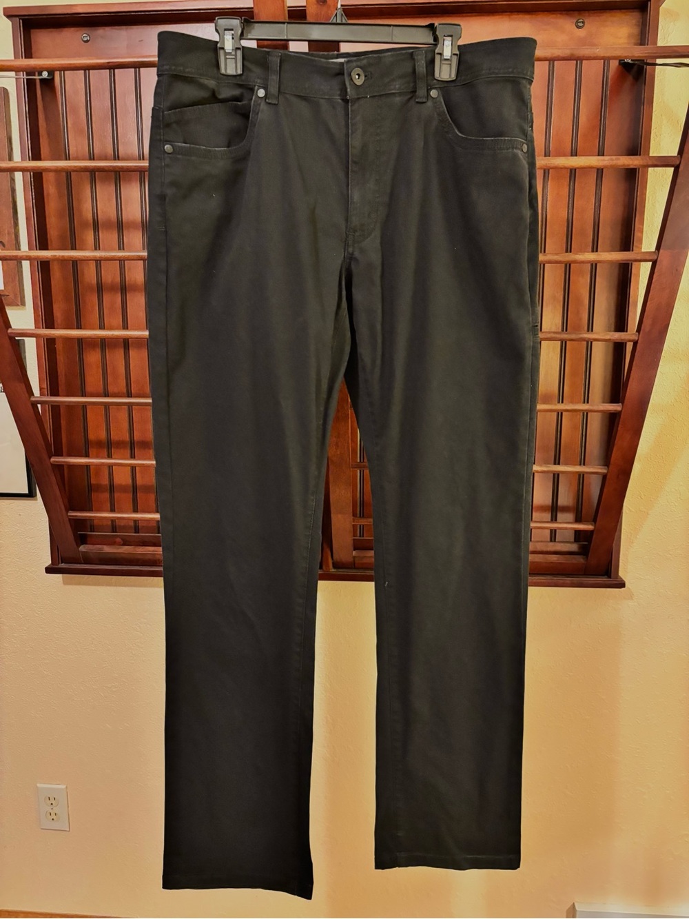 G.H. Bass & Co. Black Men's Chino Pants
